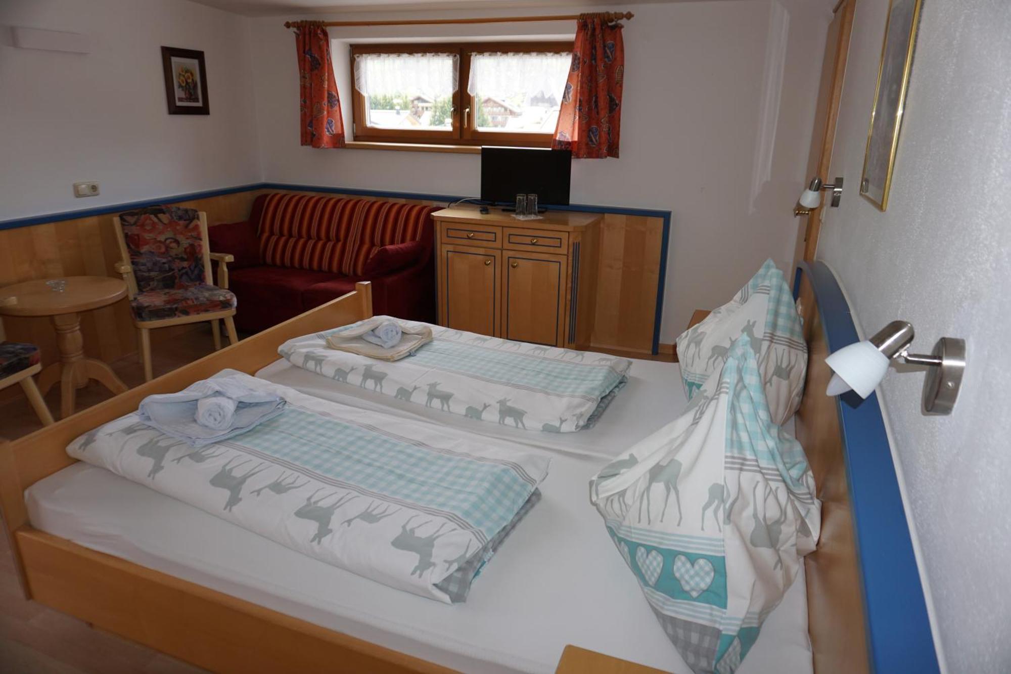 Pension & Appartements Anny Maria Alm am Steinernen Meer Exterior photo
