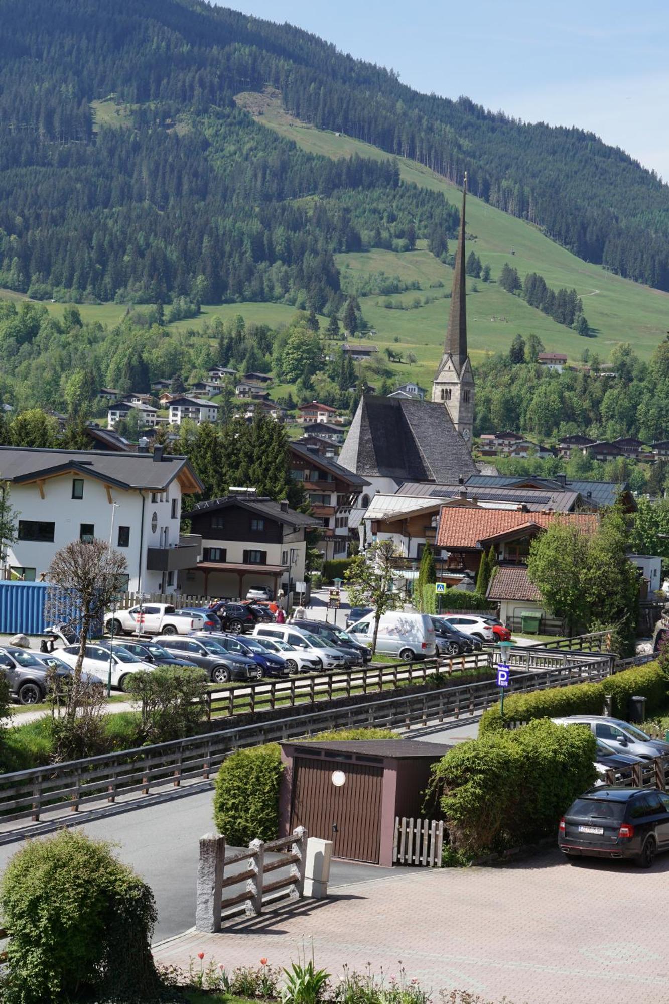 Pension & Appartements Anny Maria Alm am Steinernen Meer Exterior photo