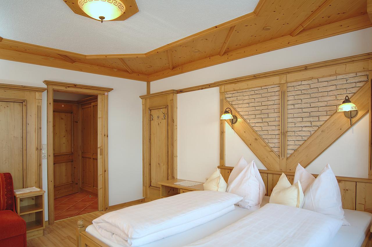 Pension & Appartements Anny Maria Alm am Steinernen Meer Exterior photo
